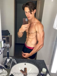Obligatory douchebag mirror selfie