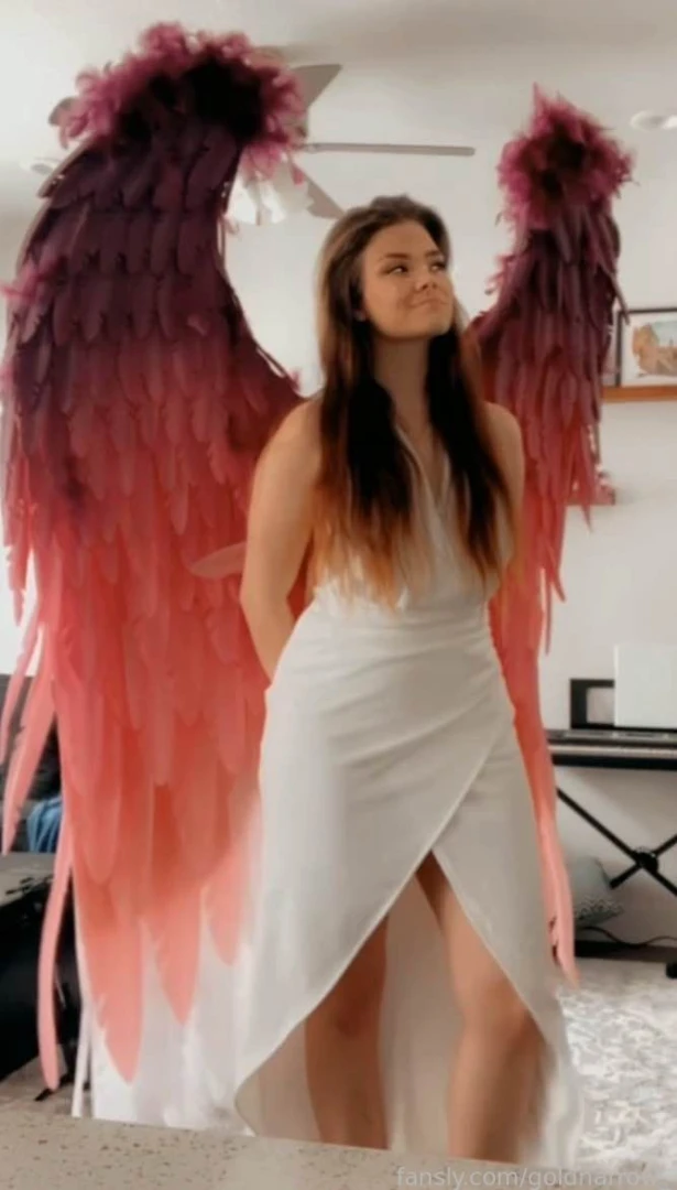 I love these angel wings i need to do another shoot with them rose 