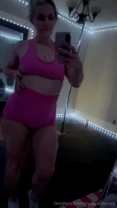 Goodnight everyone busy day i ll catch up on messages tomorrow dont