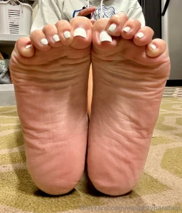 Big size 10s scrunched soles with my pretty toes