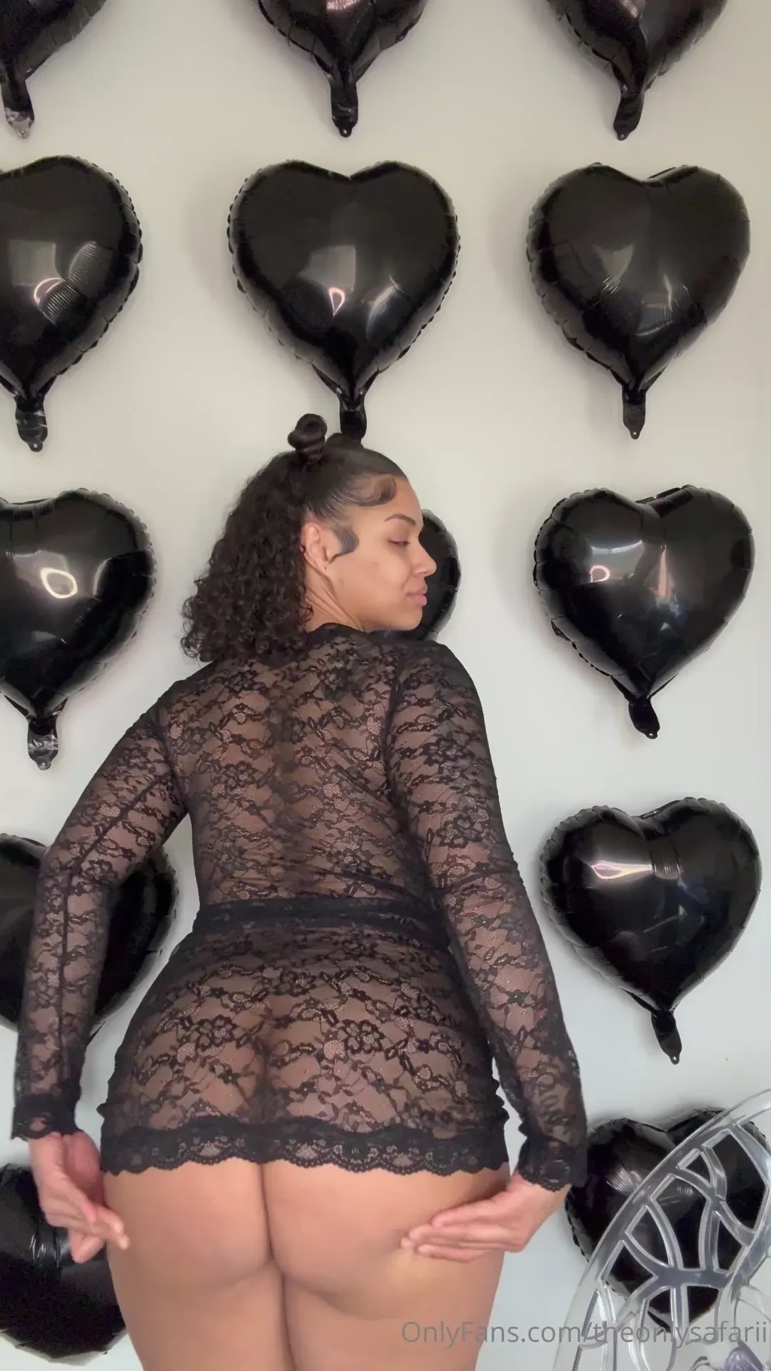 Spread my pussy open so you can hear how wet it is 