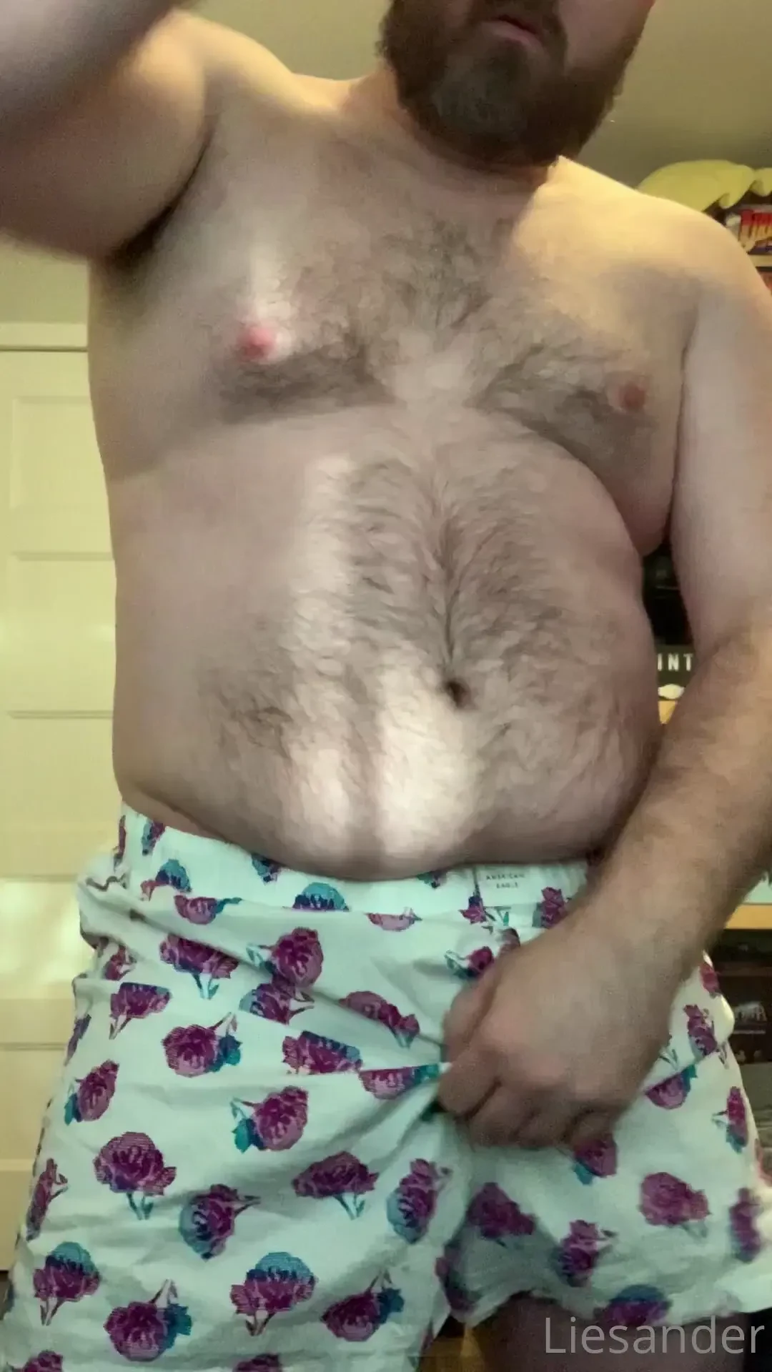 Would really love a nice boy to come help me cum 