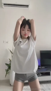 I control the room with my body gt lt hehe