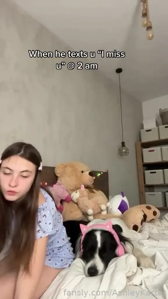 Just some boobs to spice up your day remember i m not playing hard to 