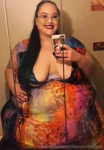 Does your belly hang low does it wobble to and fro can you tie it in a part 24