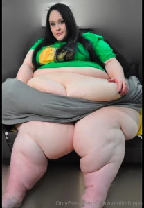 Does your belly hang low does it wobble to and fro can you tie it in a part 13