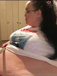 Does your belly hang low does it wobble to and fro can you tie it in a part 36