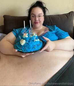 Does your belly hang low does it wobble to and fro can you tie it in a part 17