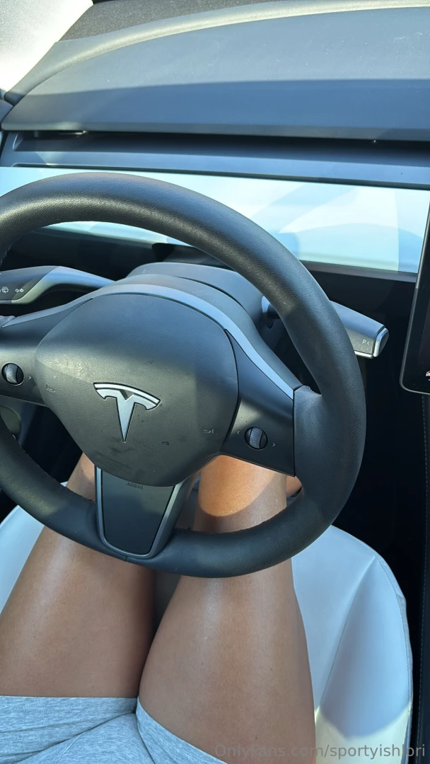 Sunshine amp tan legs 