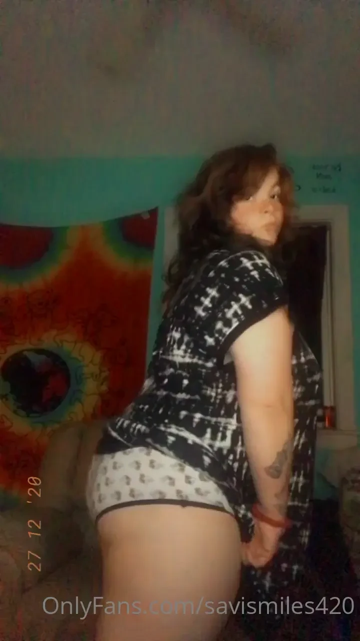 Some booty wiggles and a tease part 1 