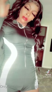 I got such a fat ass pussy love eating the dick up
