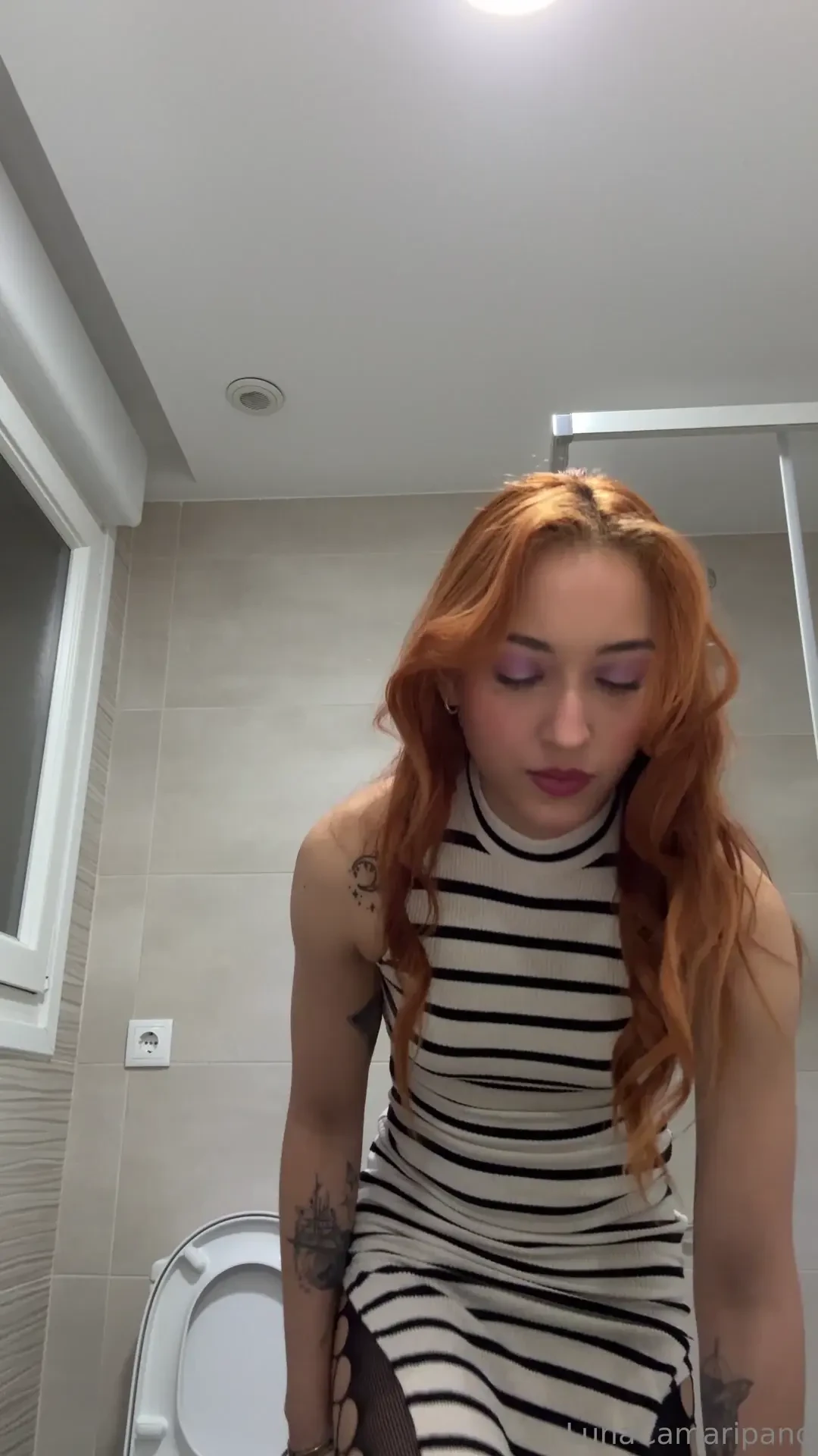 Wanna come feel my wet pussy i m coming two times for you to lick 