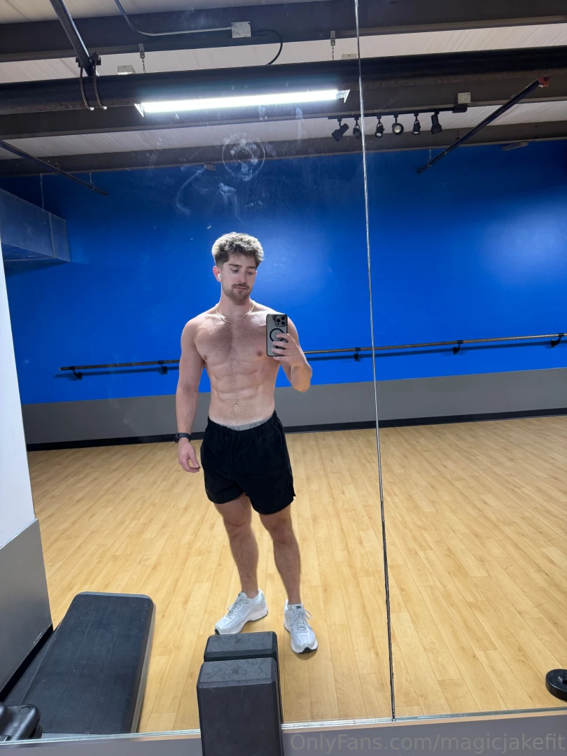 Live at 10pm est you cummin 