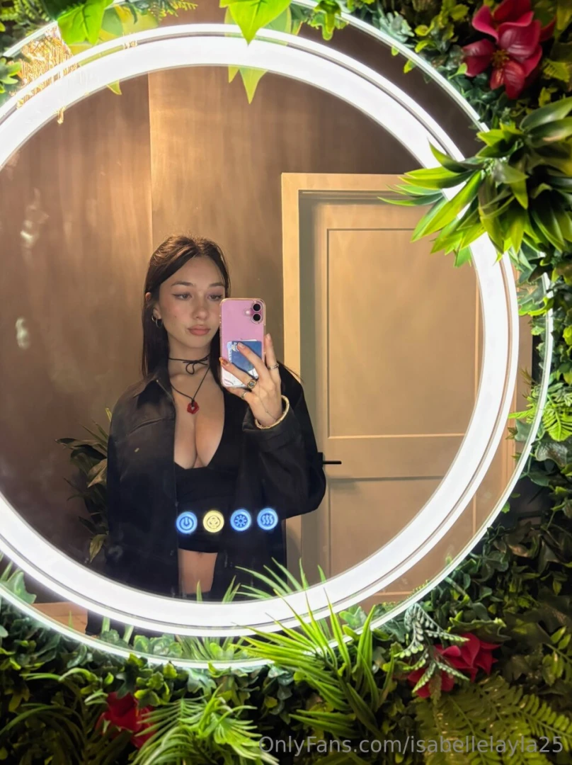 I dressed up for your eyes but i know where you re really looking 