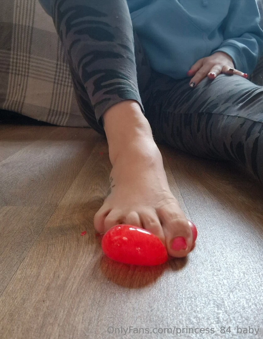 And squish this is going to be your balls soon squish balls feet 