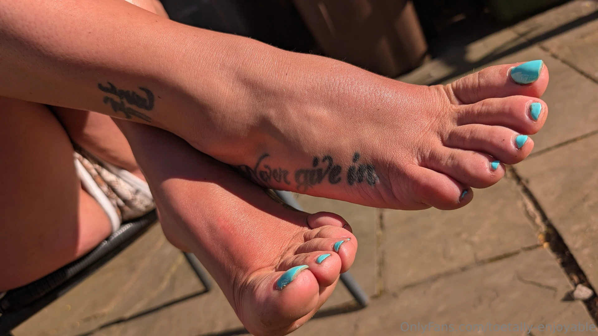 After another day in the sun feet toes soles prettyfeet feetfetish 