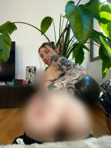 Making my perfect asshole blink for you all this content is free on my