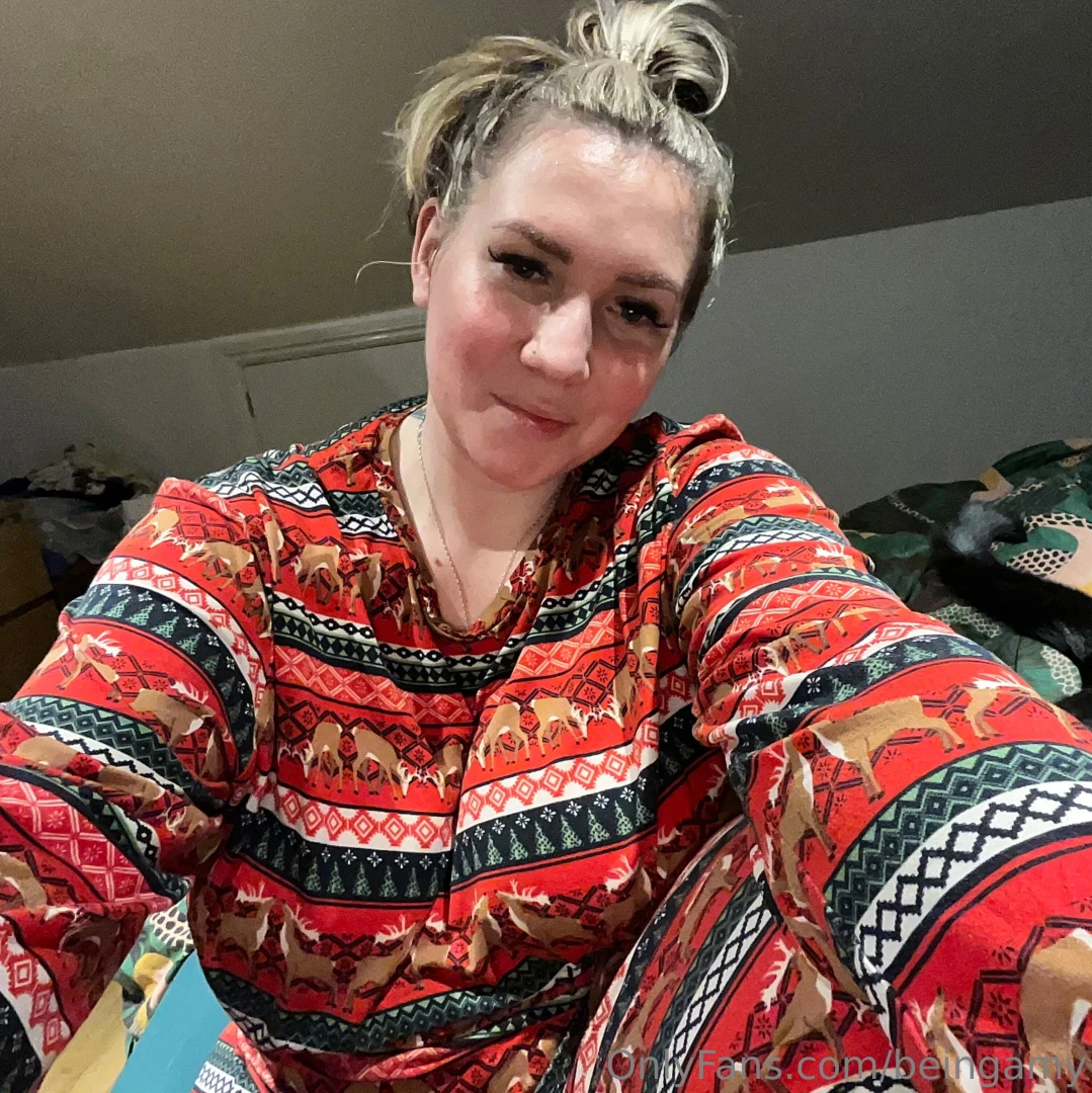 It s still ok to wear xmas pjs right 