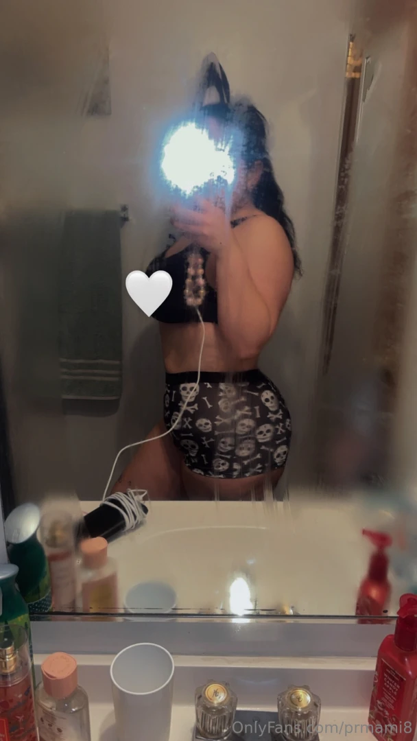 You like my new shorts because they look much better off me 