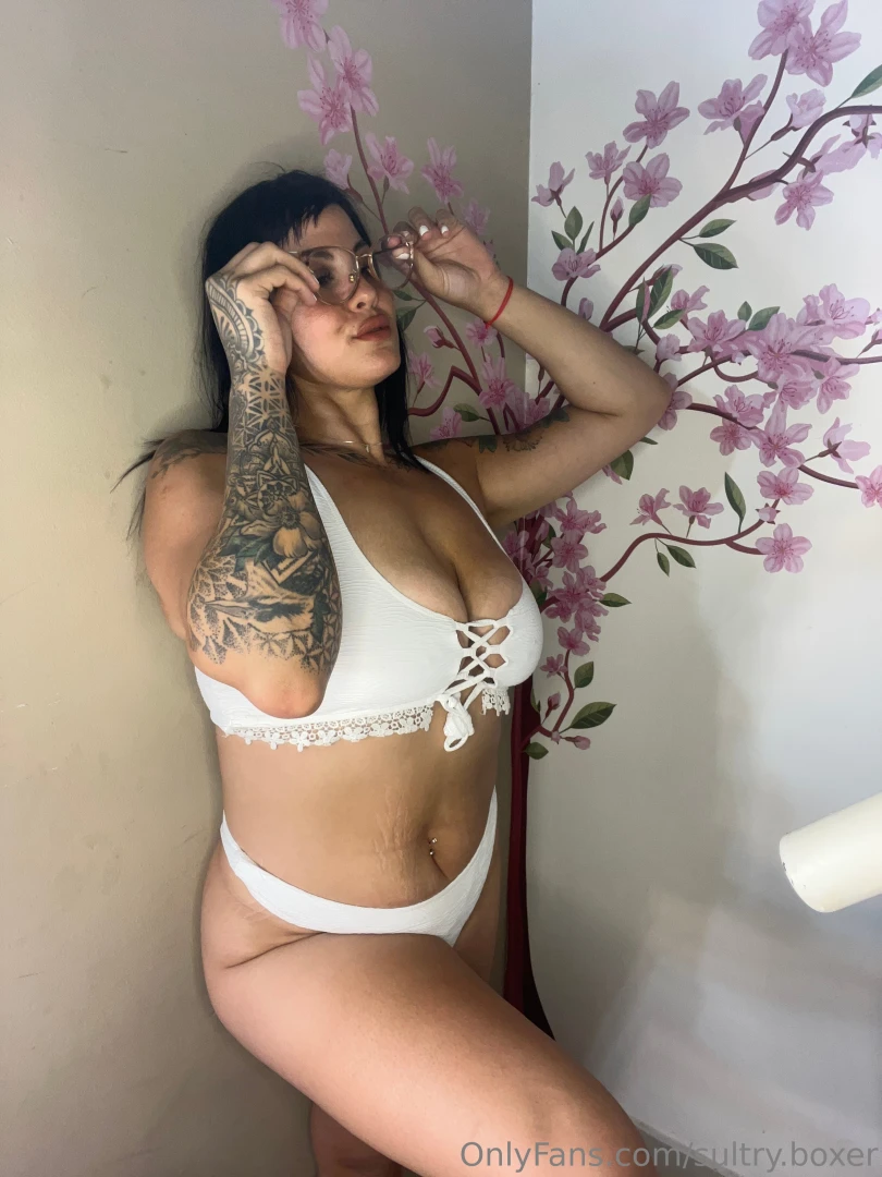 Strong woman who knows what she wants 