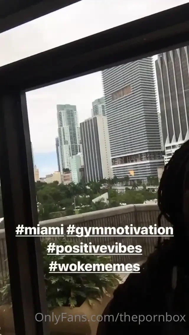 Who woke up in miami lol shoutout to all my fans in the city mad love 