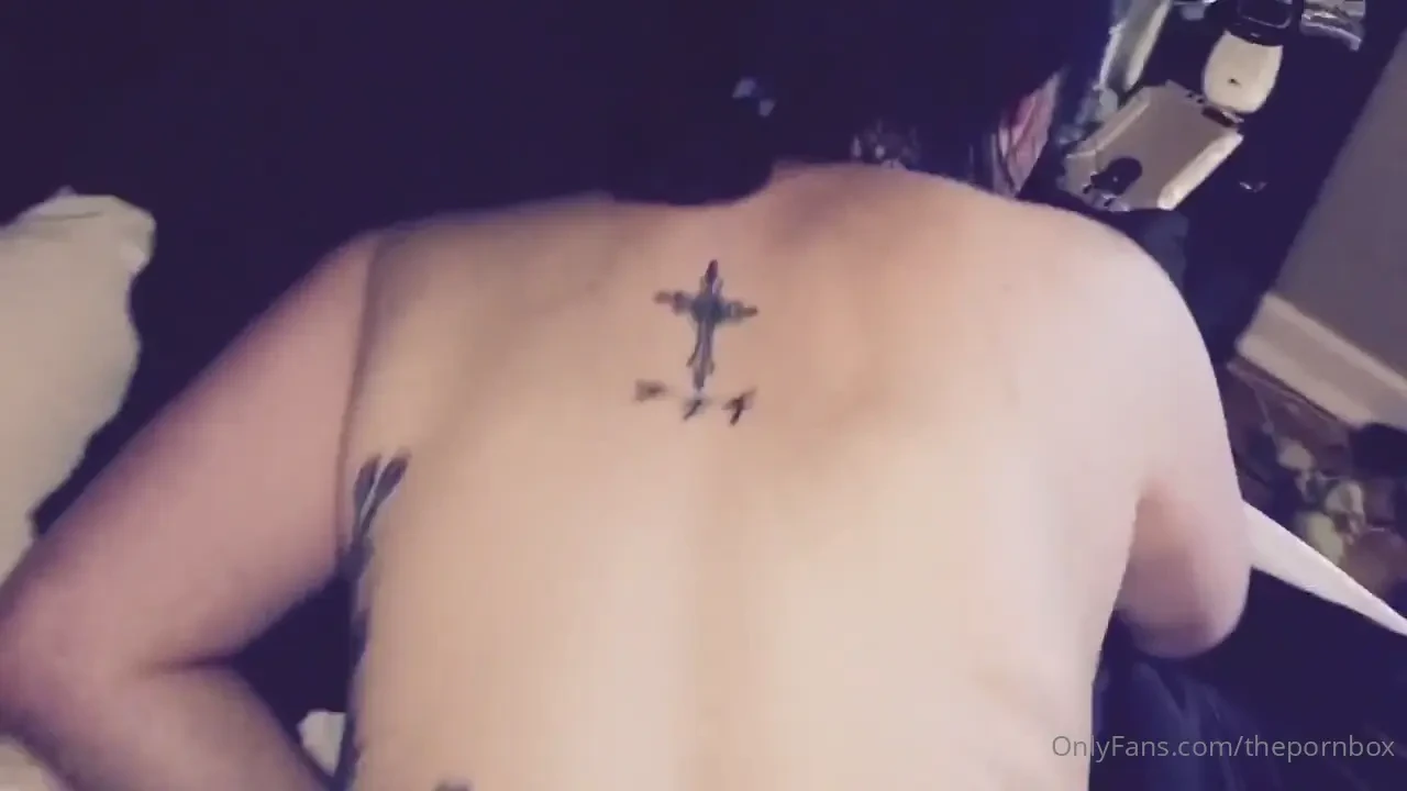 She just start to pop it for a real one bro am a sucker for pawg with 