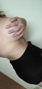 Milf sfiorami con gli occhi accarezzami con il pensiero il resto