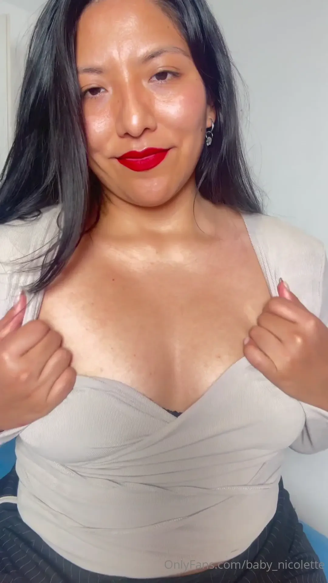 I want your to take off my shirt and do what u know what makes me 