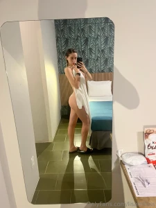 I wanna be the reason you slightly tilt your phone away from others part 104