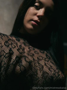 I know exactly what part you zoomed in on now go pay to see it