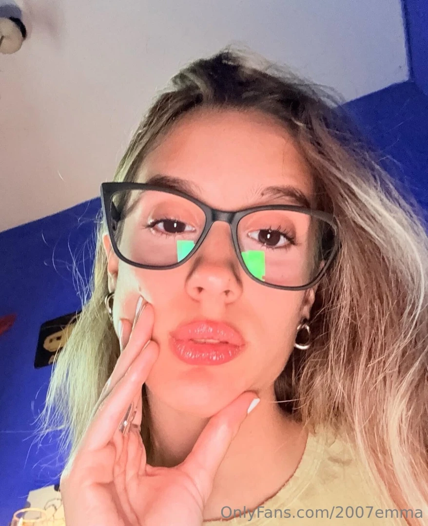 Do my lips look too much i didn t mean to pout 