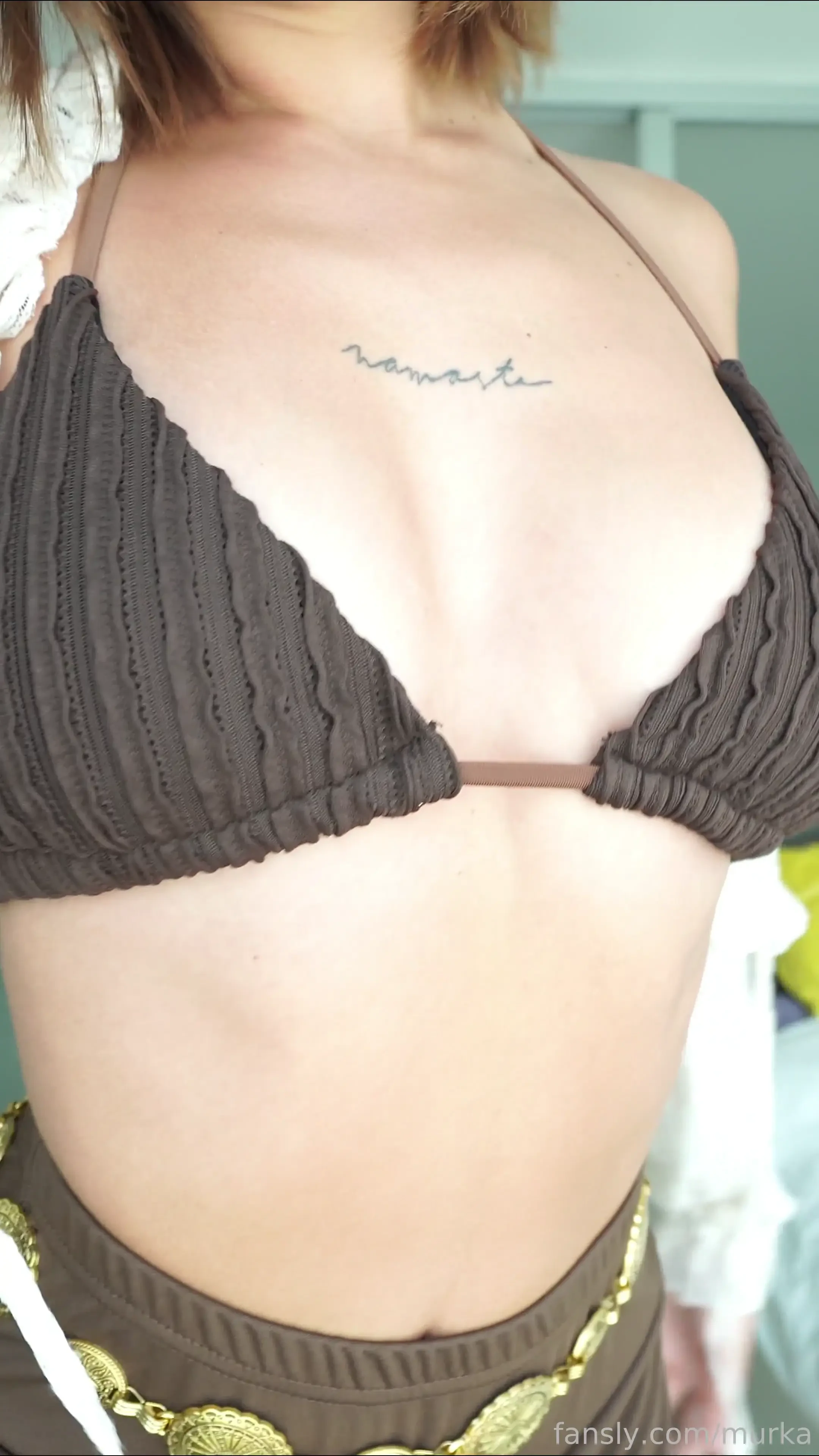 I m very interested in your opinion which of these two outfits looks part 1 