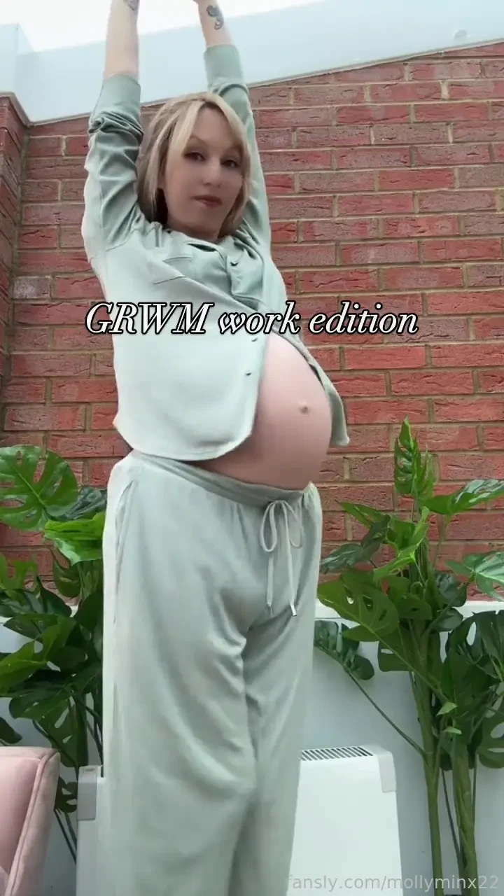 Well someone s got to entertain you boys fyp reveal bikini pregnant 