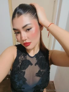 Hai mai baciato una bella cinese sotto una pagoda illuminata dalla part 1