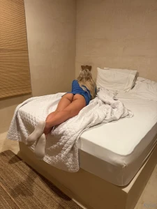 I ve replied to all my unread messages i hope everyone s having an