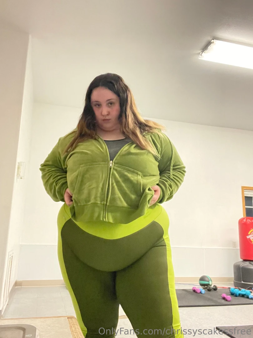 Do you wanna see my nude workout videos tip this post 8 for my nude part 2 