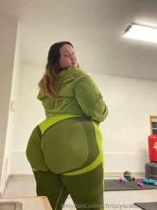 Do you wanna see my nude workout videos tip this post 8 for my nude part 1