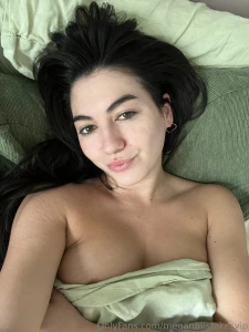 Good morning i m lying in bed feeling a bit bored anyone have any