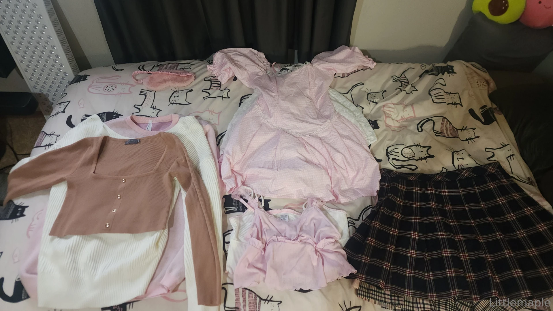 This is my loot from the weekend i got two dresses and about 5 tops 