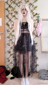 Just a cute pic of the outfit would you guys like me to make more