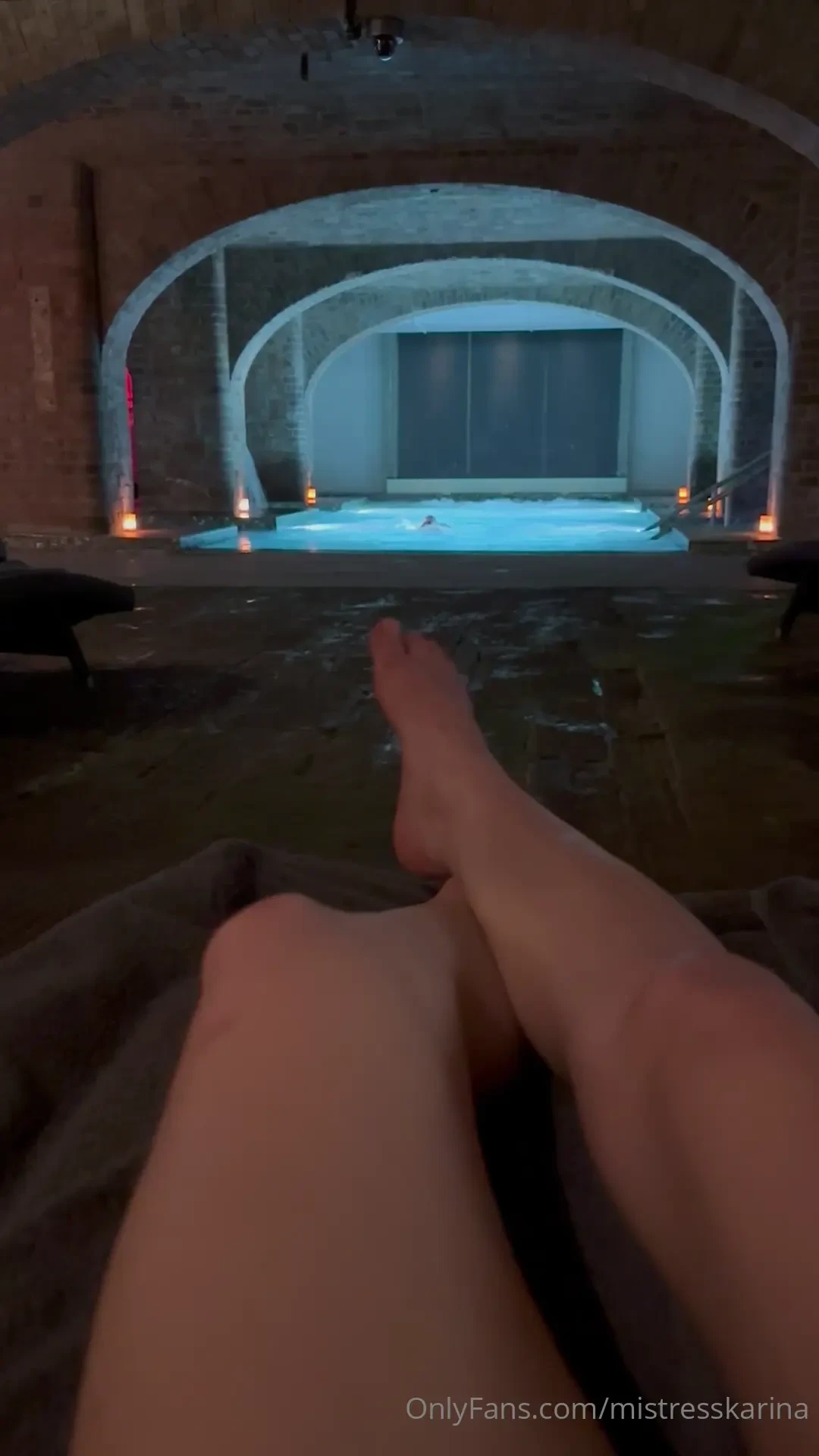 I need a good loser to give me a foot rub at the spa 