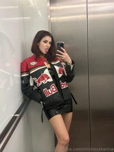 Do you like this outfit what does it remind you of part 1