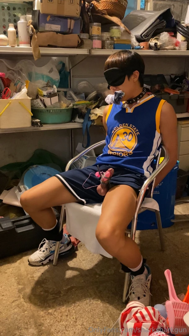 Basketball players 