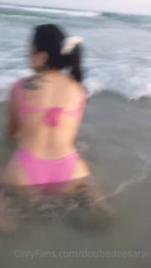 A little beach twerk