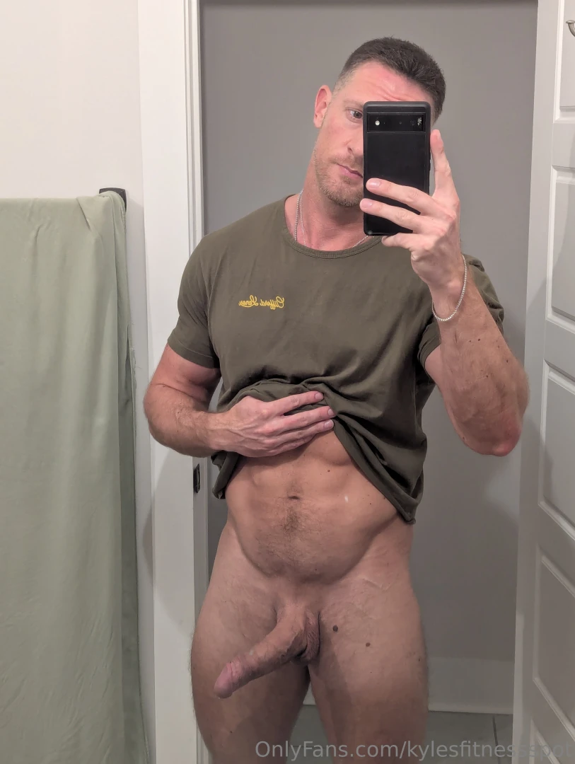 Some dick for your feed tonight 