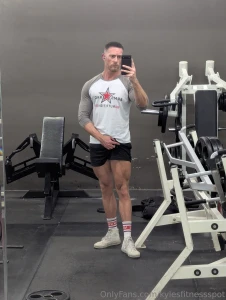 Great leg day today that left me feeling a little lot horny i need a part 2