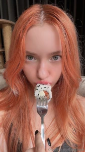 It s so easy to make me happy just pat my head feed me sushi and tell part 1