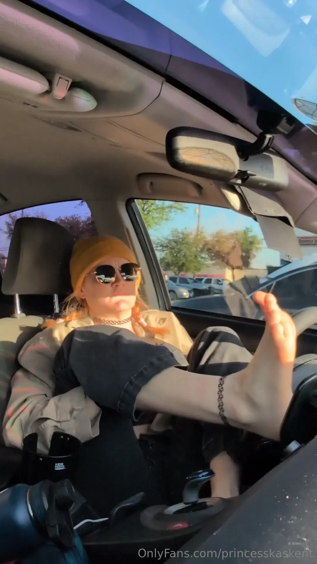 Come grocery shopping with me - feet edition 