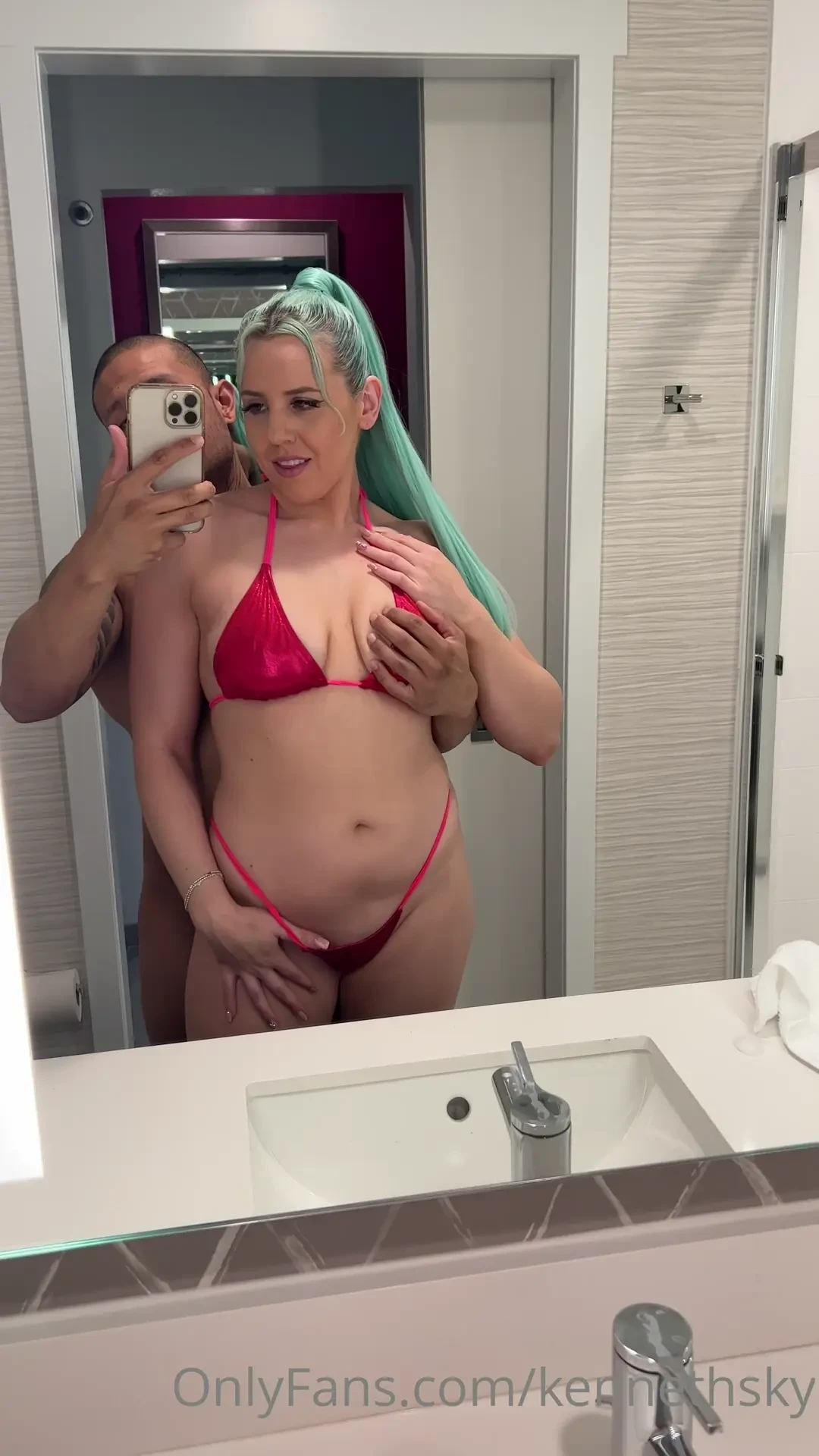 Msdeenicole is about to recieve a much needed rearranging of her 