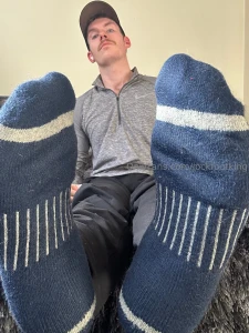 Bow down and give me what s mine while you sniff away your brain cells